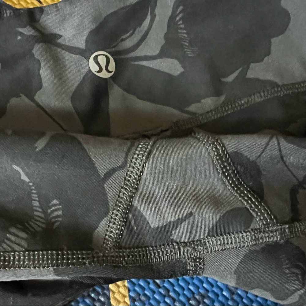 Lululemon Black Floral Capri Leggings - Picture 6 of 7
